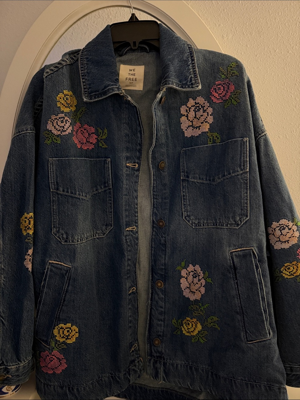 🌸We The Free Embroidered Floral Dark Blue Denim Jacket🌸